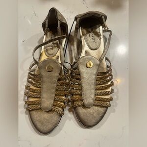 Gold sandals by Eric Javist with SZ: 8.5N